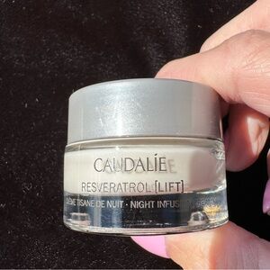 ✨NWOB✨. Caudalie Resveratrol  lift.